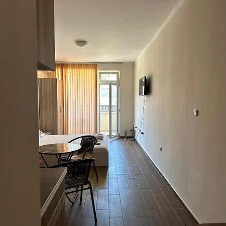 アパート Eternity - Private プリモルスコ